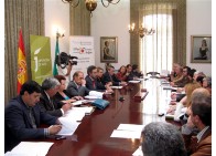 Felipe López preside la reunión con los diputados y responsables de área de la Diputación Provincial