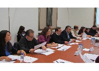 Miembros de la Comisión de Estrategia 8 durante la reunión