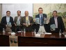 Directores y editores con los libros que se iban a presentar