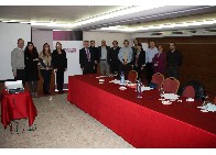 Instantánea de miembros de RADEUT con los responsables de Vindeira/Gradiant