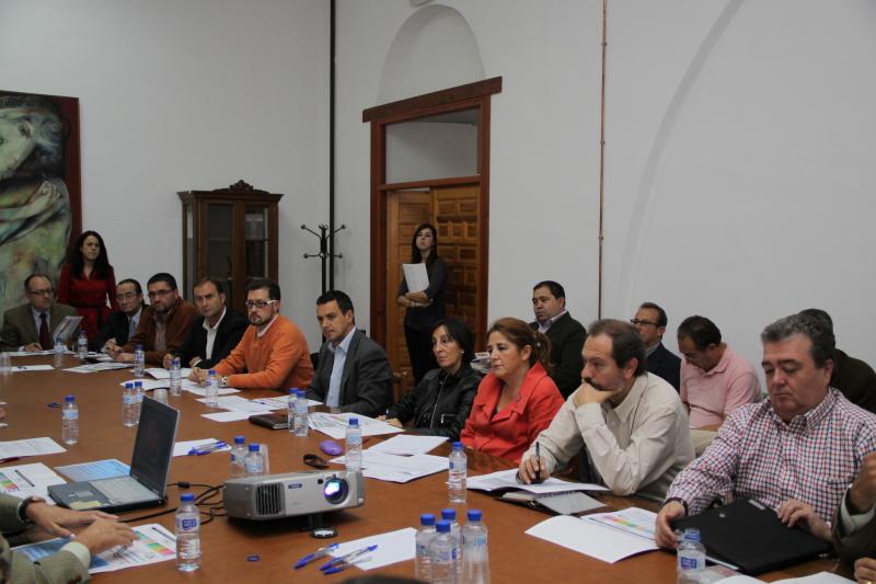 Miembros de la Comisión de Estrategia 1 durante la reunión