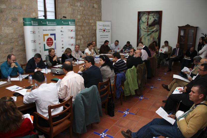 Miembros de la Comisión de Estrategia 2 durante la reunión