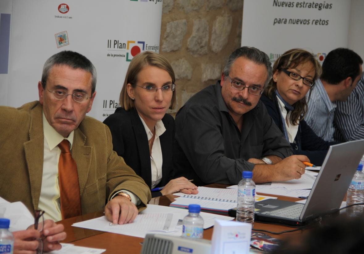 Oficina Técnica, Comisiodado y Secretaria durante la reunión