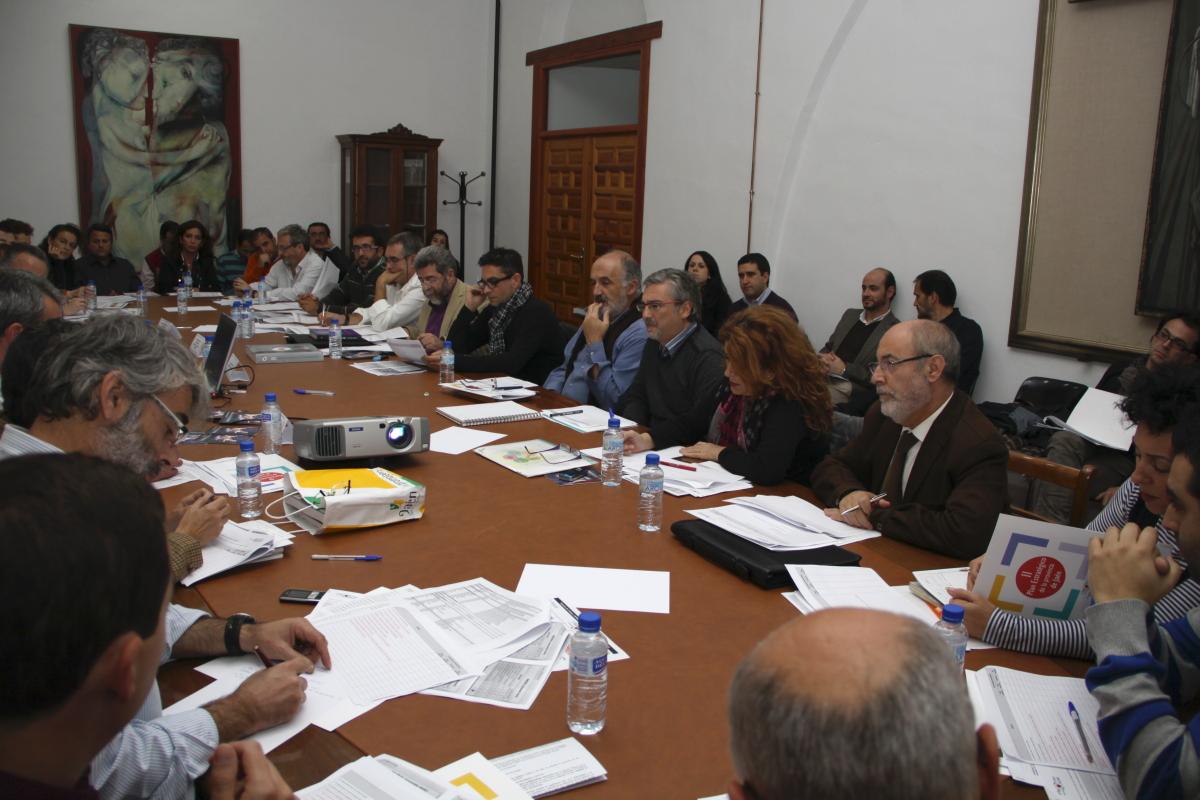 Miembros de la Comisión de Estrategia 4 durante la reunión