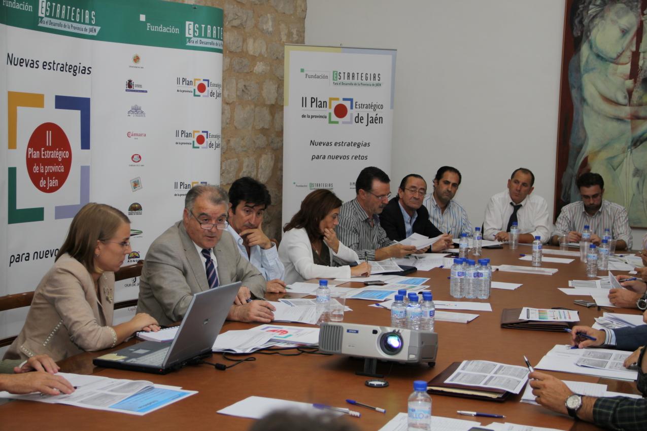 Miembros de la Comisión de Estrategia 7 durante la reunión