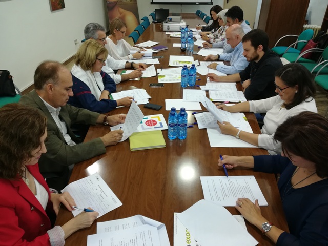 Asistentes a la subcomisión para la creación del premio