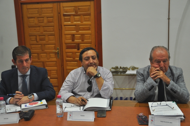 F. Pérez (Unicaja), J. Calle (CajaSur) y E. Acisclo (Caja Rural de Jaén)