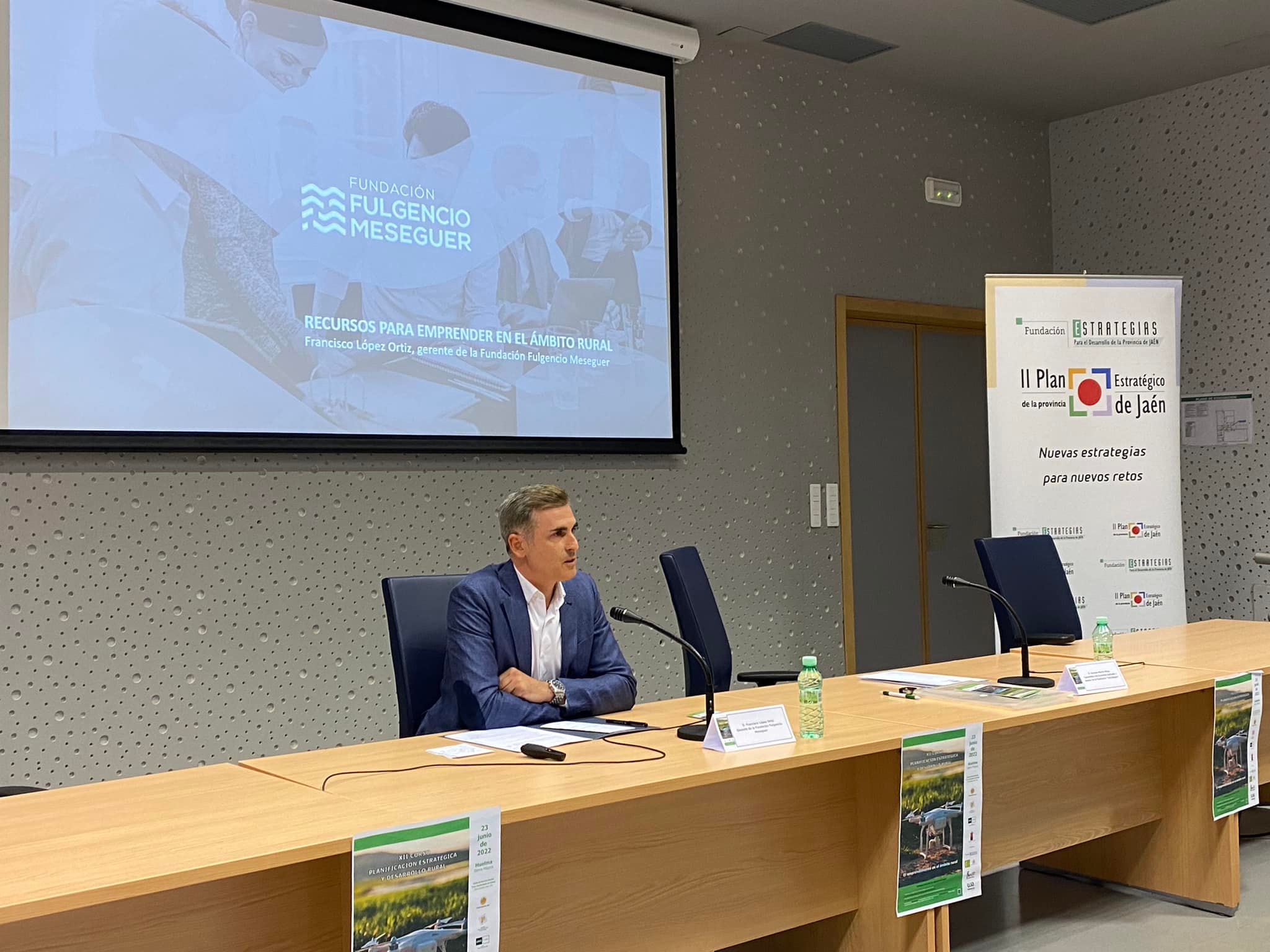 Ponencia: Recursos para emprender en el ámbito rural. Intervino Francisco López (Gerente de la Fundación Fulgencio Meseguer)