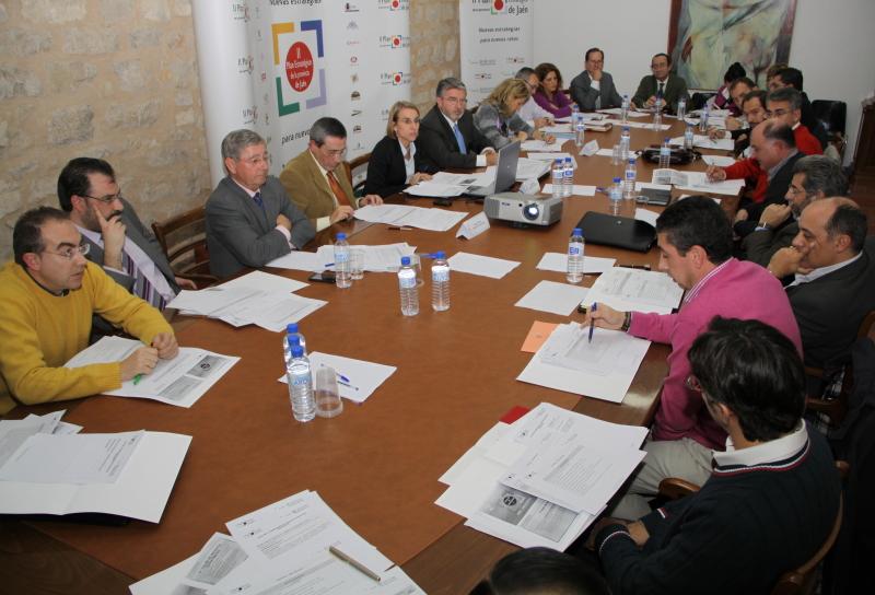 Miembros de la Comisión de Estrategia 1 durante la reunión