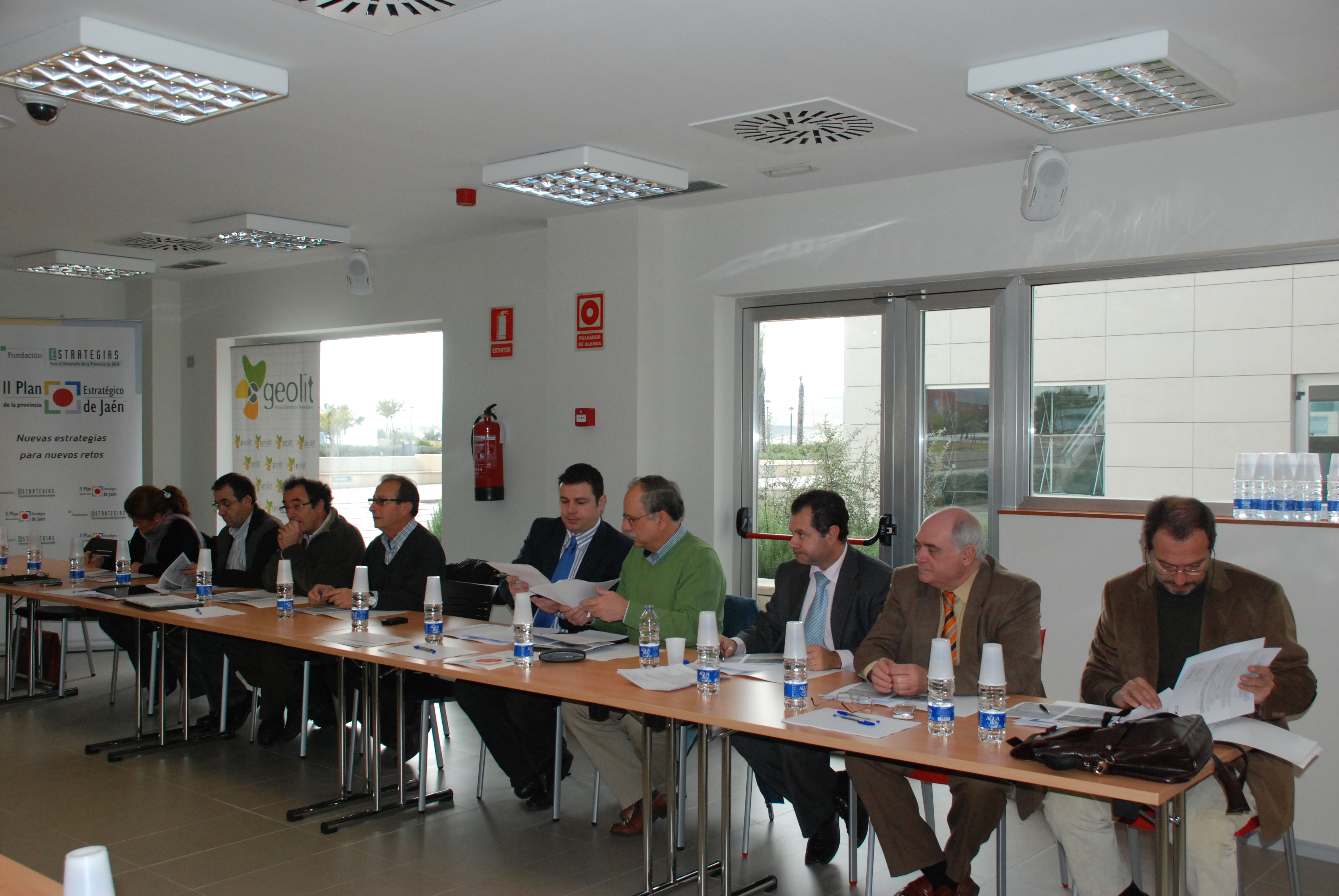 Miembros de la Comisión de Estrategia 3 durante la reunión