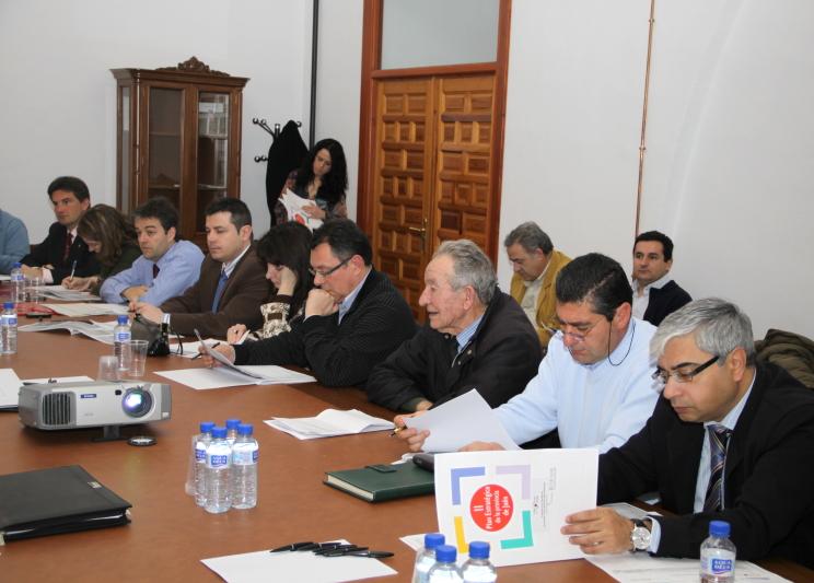 Miembros de la Comisión de Estrategia 7 durante la reunión