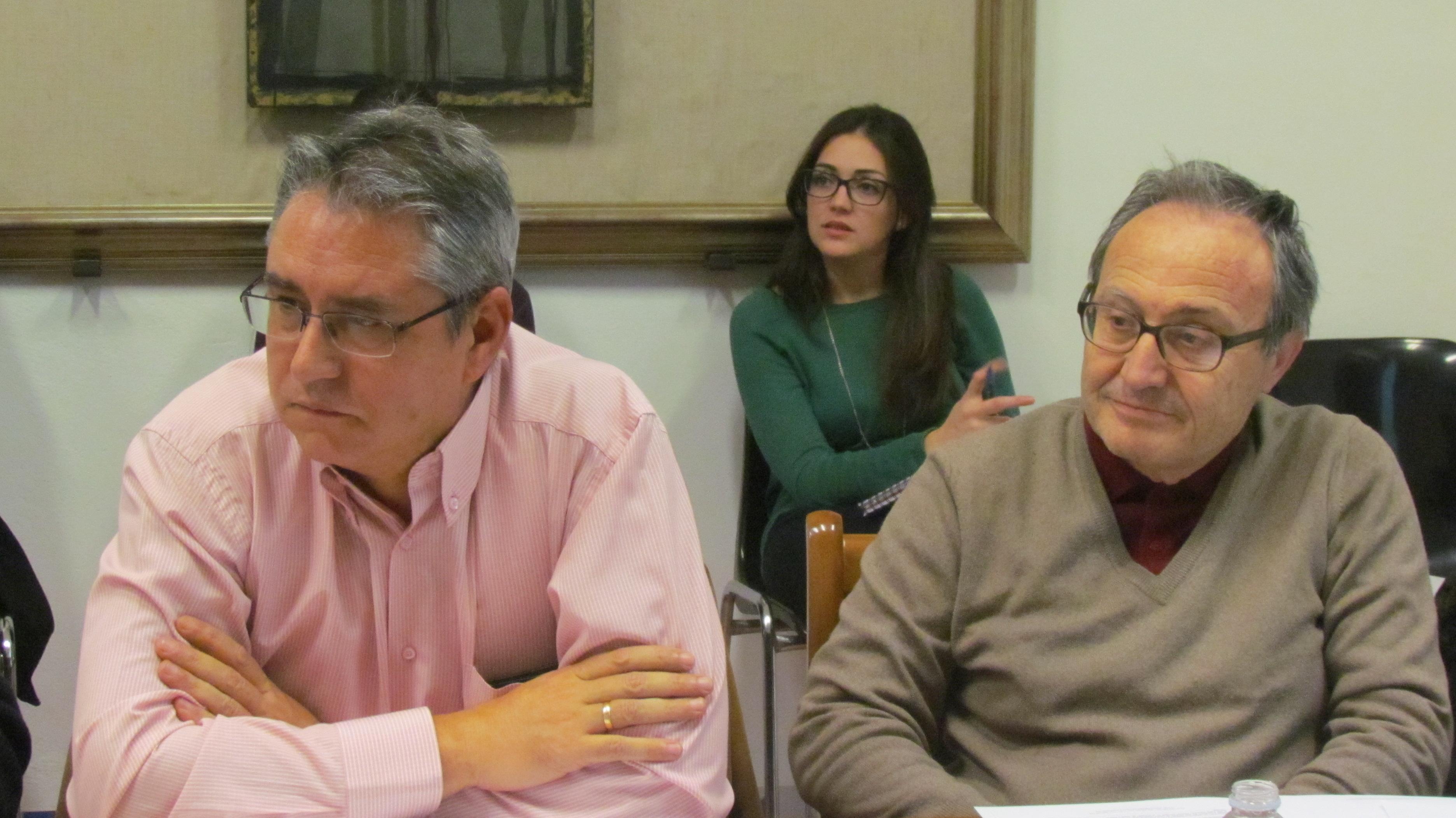 Lorenzo Martínez (Asoc. Qastuluna) y Pedro Galera (UJA)