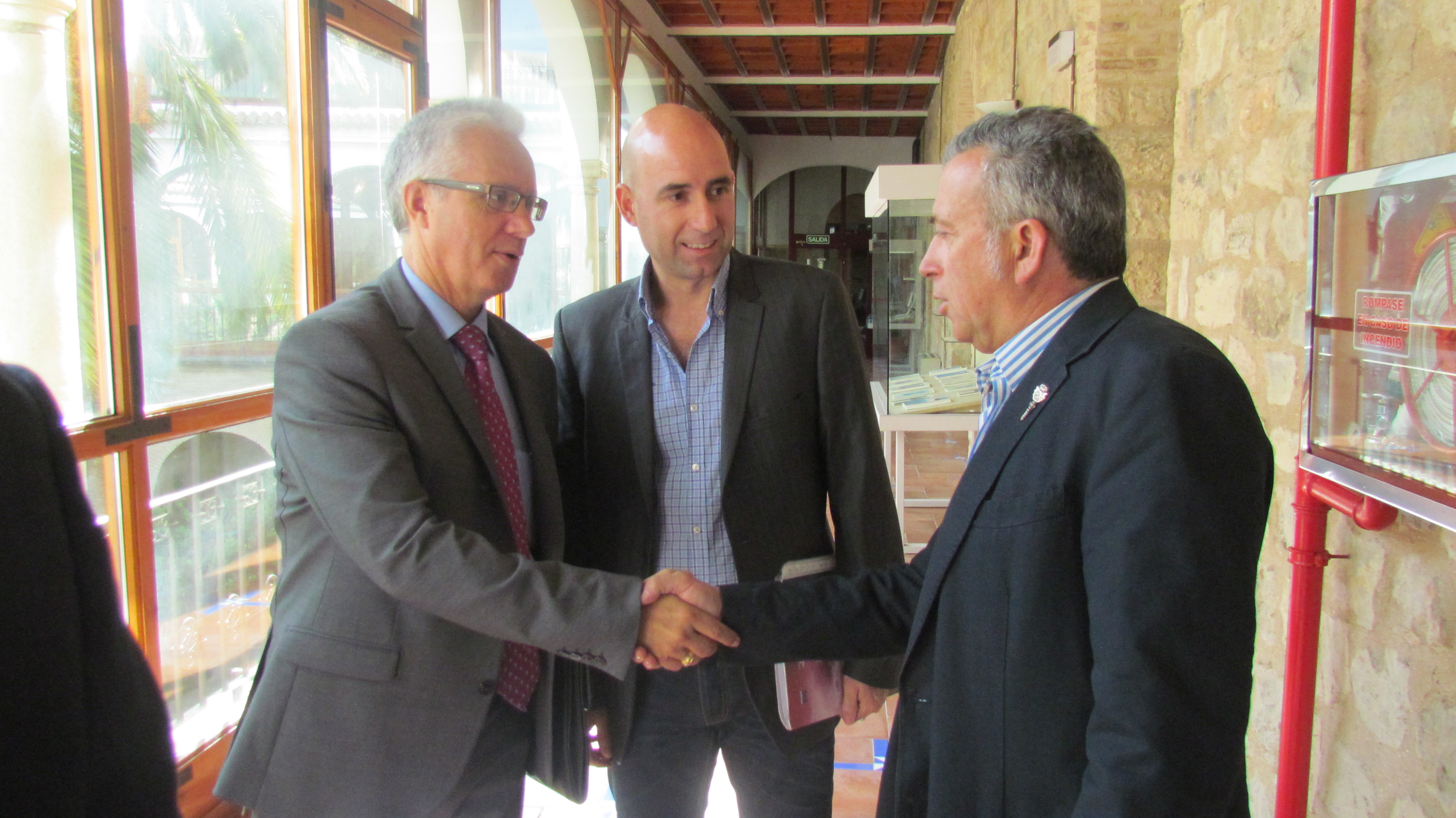 Juan Gallego (Caja Rural de Jaén), Fermín Lucena (OTRI UJA) y Francisco M. Gutiérrez (Cámara de Comercio)