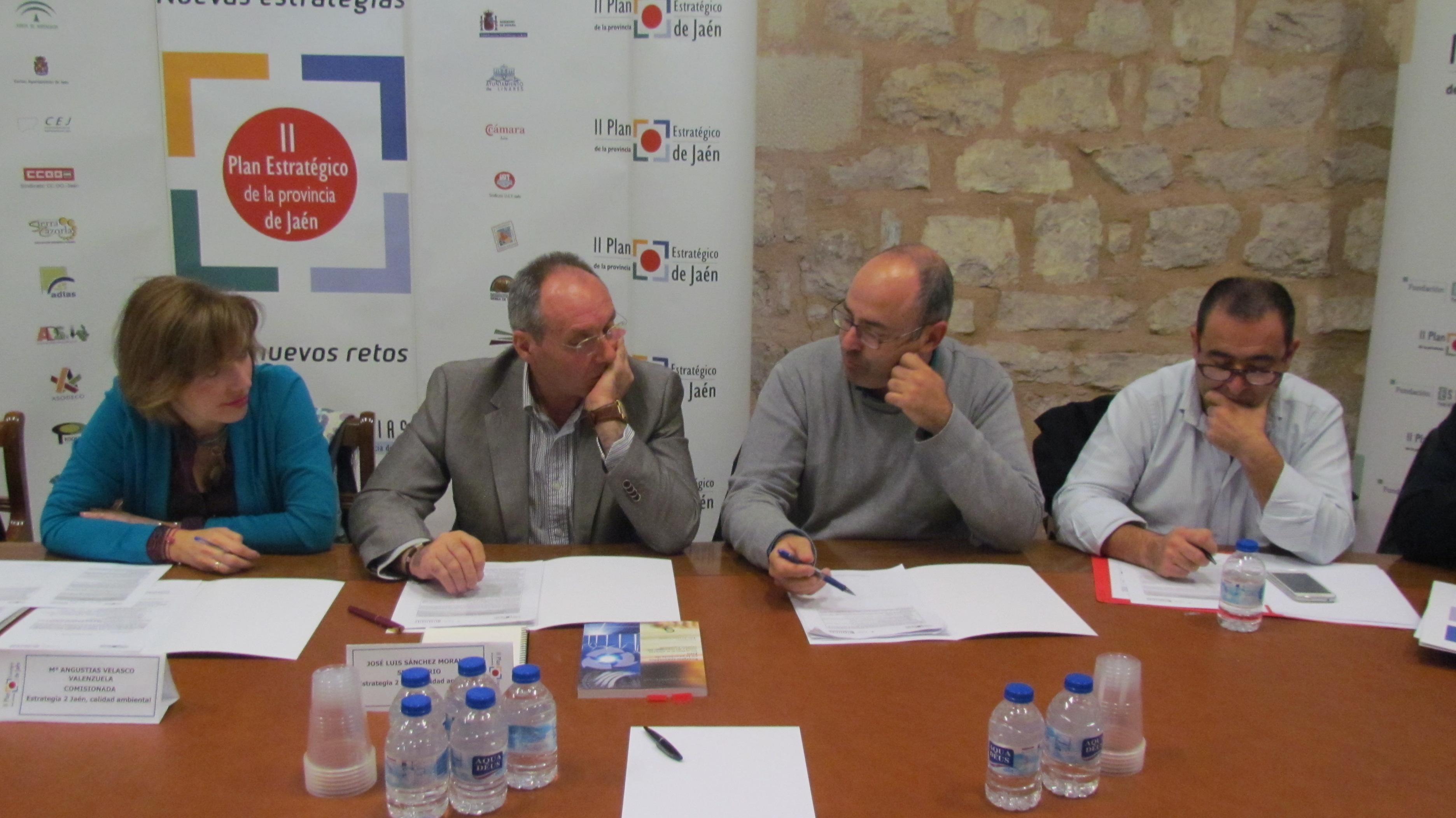 M. A. Velasco (Diputación), J. Luis Sánchez (Del. Agricultura y M. Amb.), Fco. Guerrero (UJA) y Javier Moro (AGE)