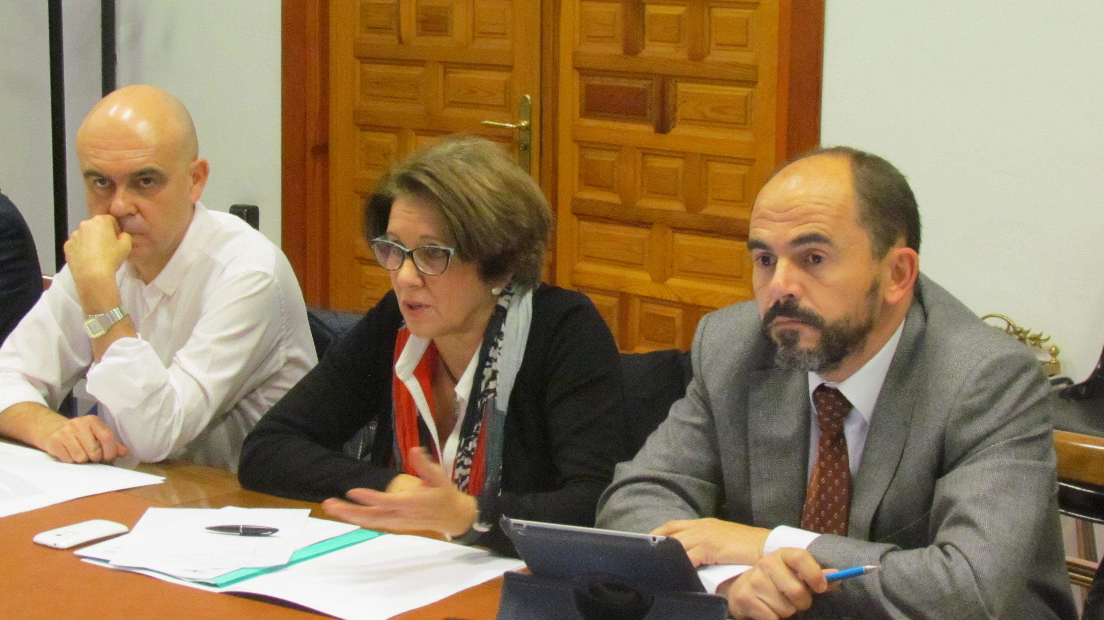 José Juan Gaforio (UJA), Anunciación Carpio (CCOO) y Jesús Muñoz (Geolit)