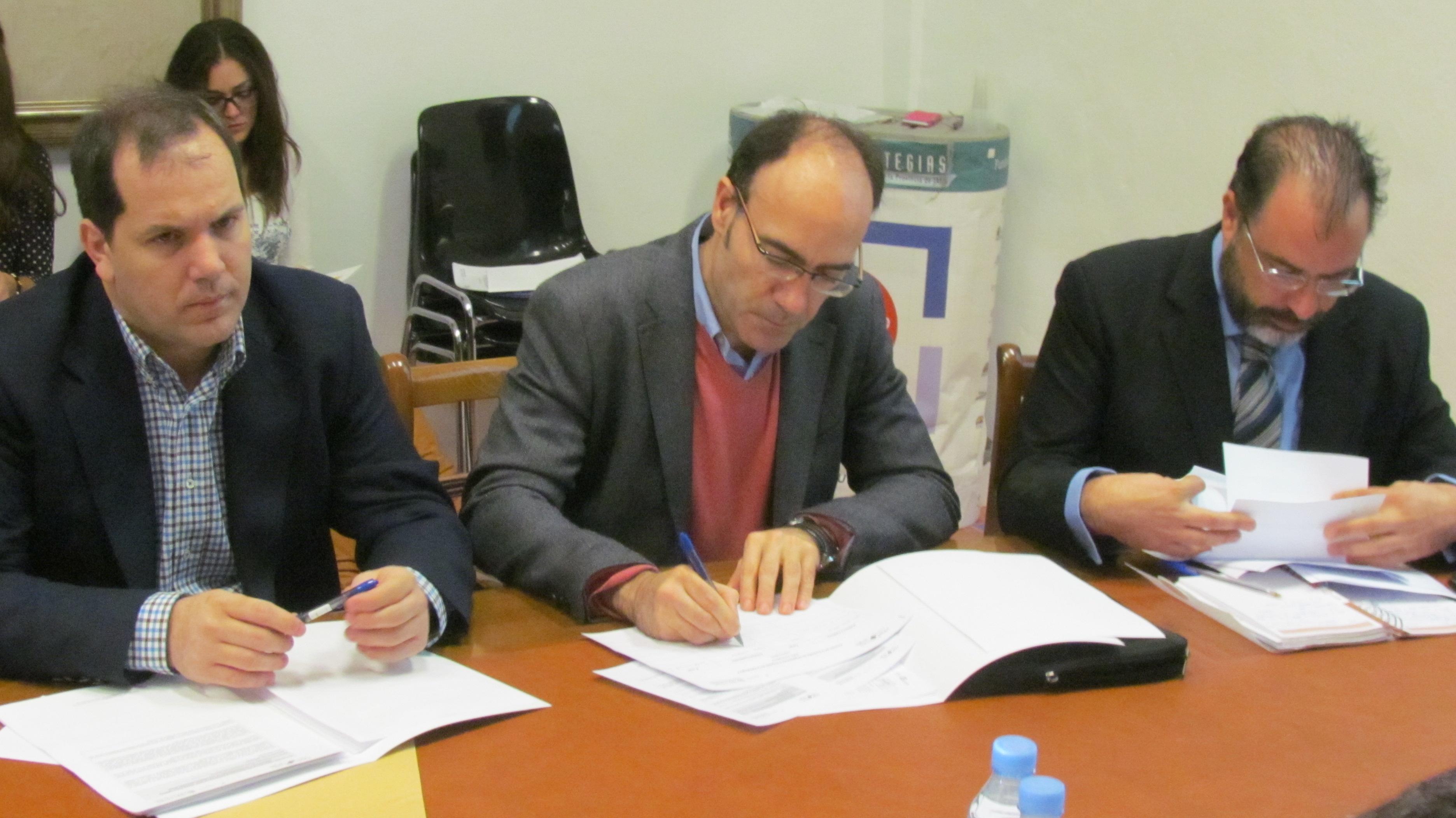 Luis Collados (Ministerio Industria), Fco Sánchez Arenas (IFAPA) y José A. Laguna (Innovarcilla)