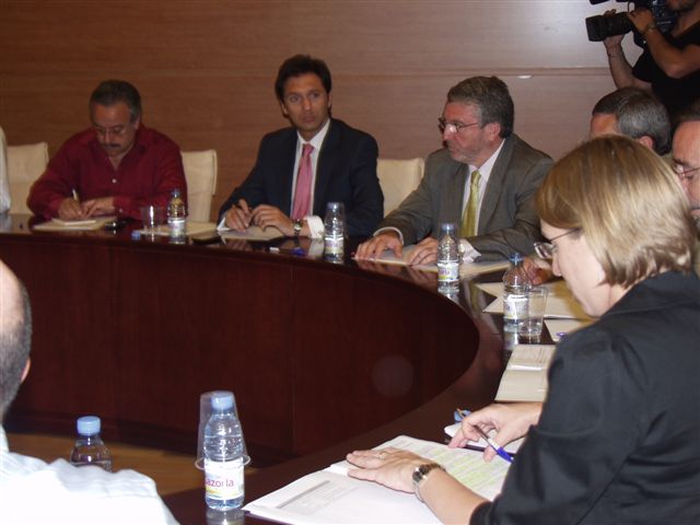 Representantes de CCOO-Jaén y de la CEJ durante la reunión