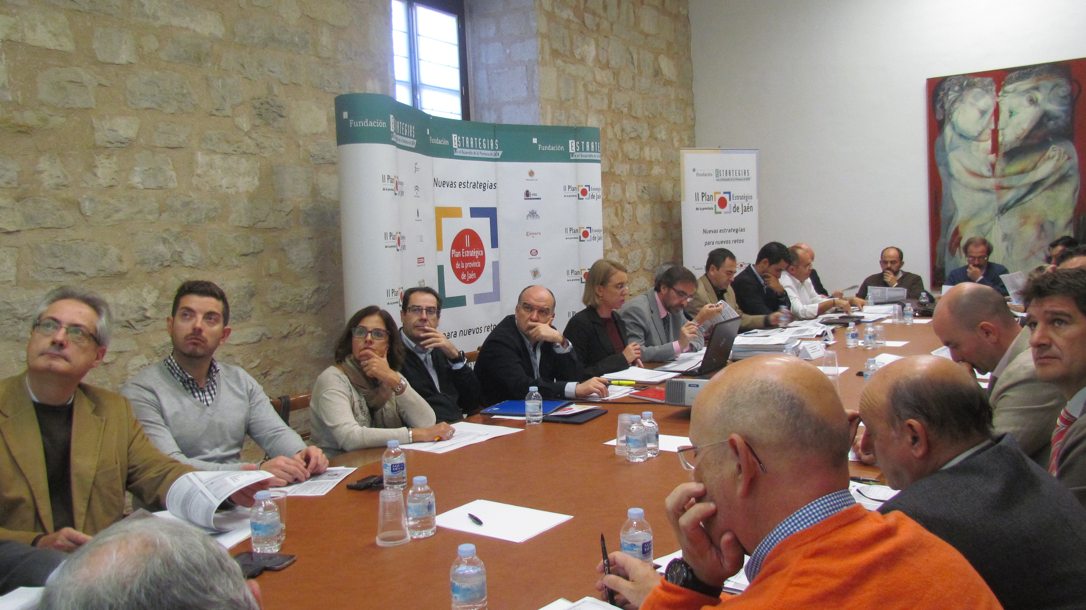 Miembros de la comisión de seguimiento e impulso de la Estrategia 3 durante la reunión