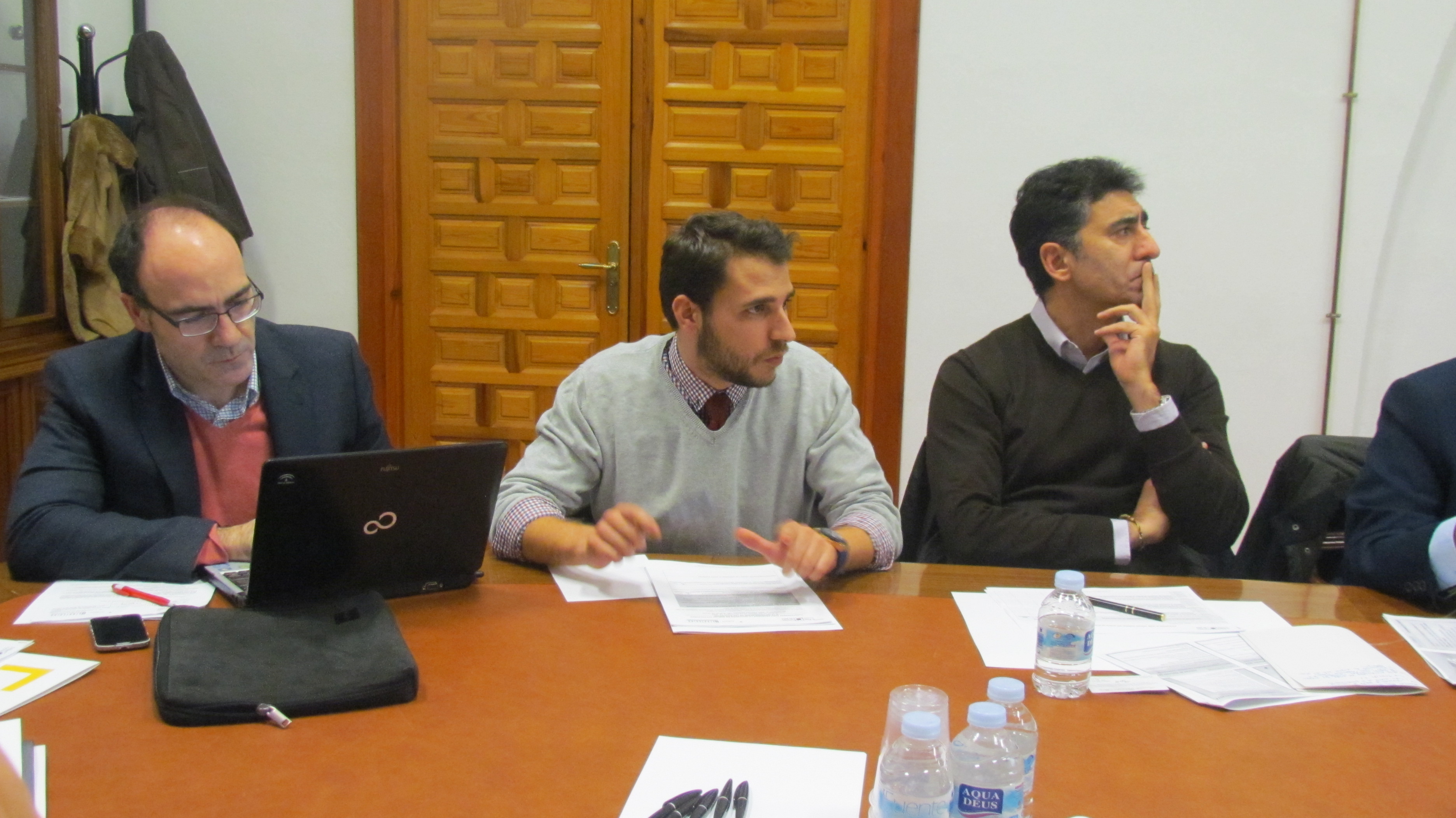 Francisco M.Sánchez Arenas (IFAPA), Juan A. Parrilla González (Picualia) y Manuel Vera Márquez (Diputación)