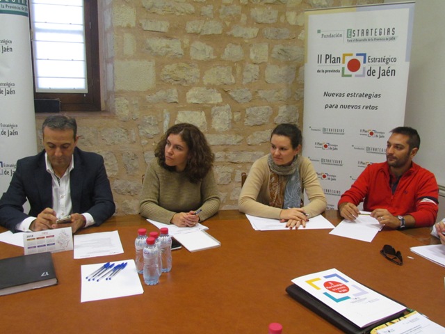 A. José Rodríguez (Ayto. Cazorla), Margarita Solís  (Del. Agr., Pesca y D. Rural), Laura Checa y Emilio Expósito (AMECO)
