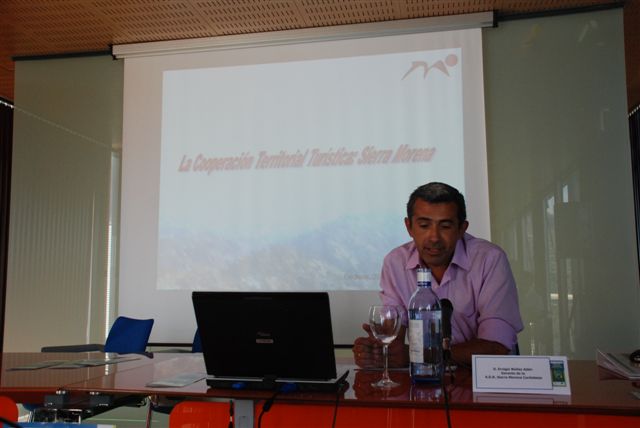 Ervigio Núñez Adán durante su ponencia