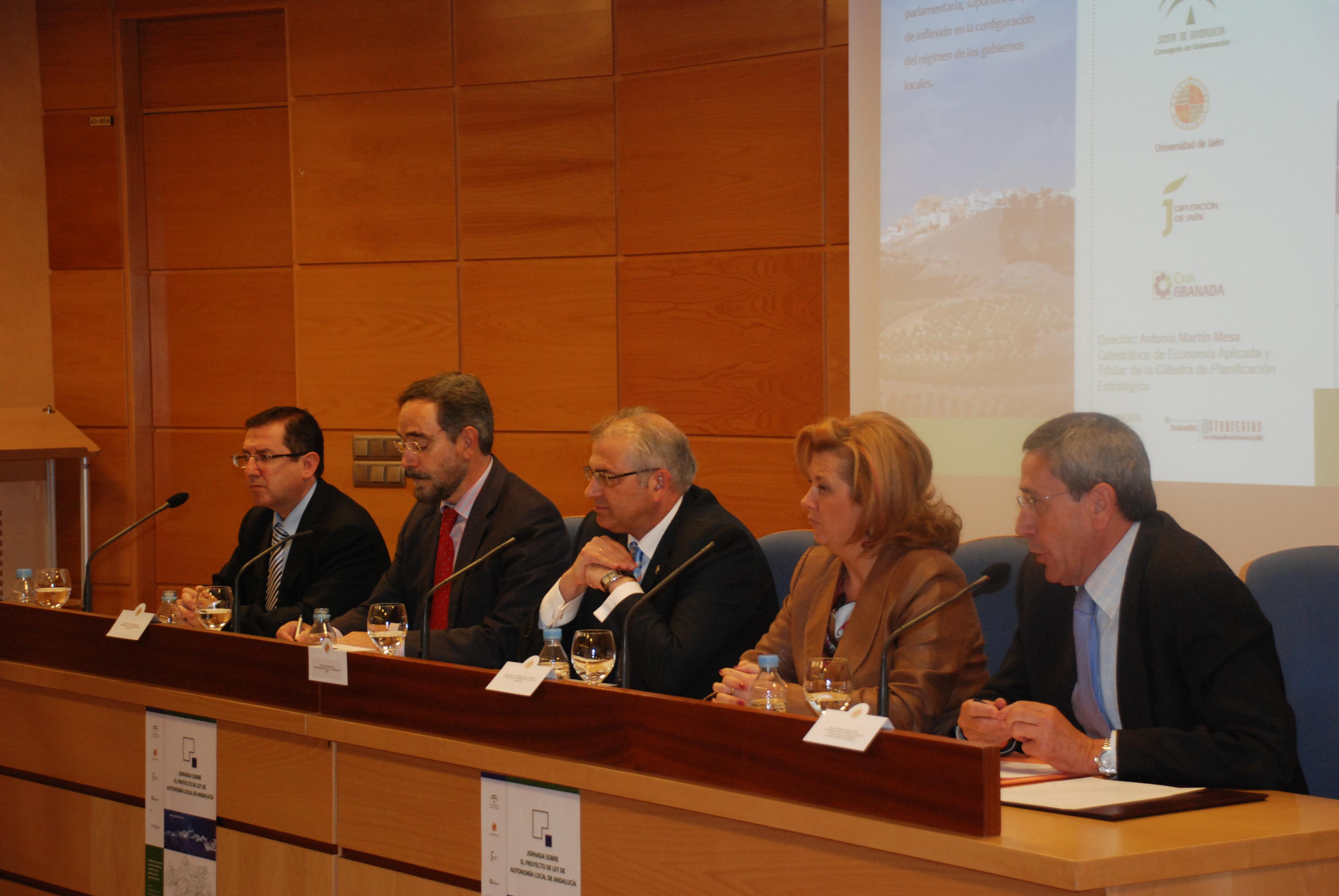 Inauguración de la Jornada y presentación de la Cátedra