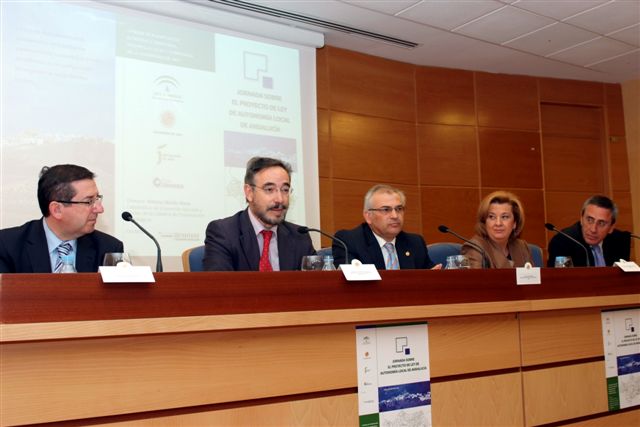 Inauguración de la Jornada y presentación de la Cátedra