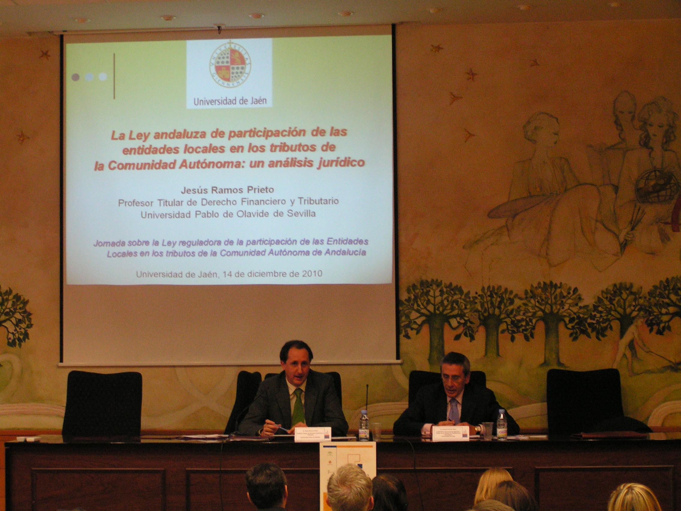 Jesús Ramos Prieto durante su ponencia y Antonio Martín Mesa