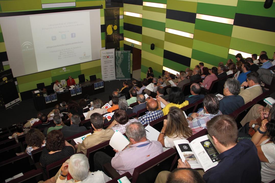 Panorámica de los asistentes durante la conferencia de Francisca Pleguezuelos