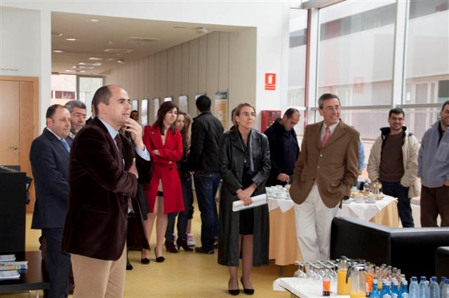 Asistentes al Muro del Encuentro