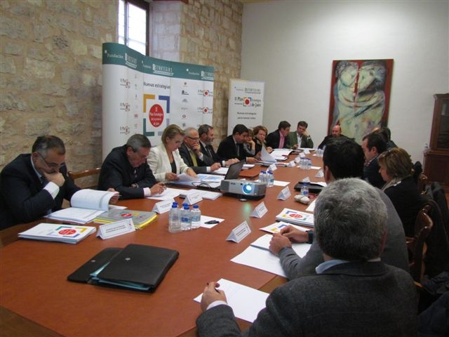 Miembros del Patronato durante la reunión