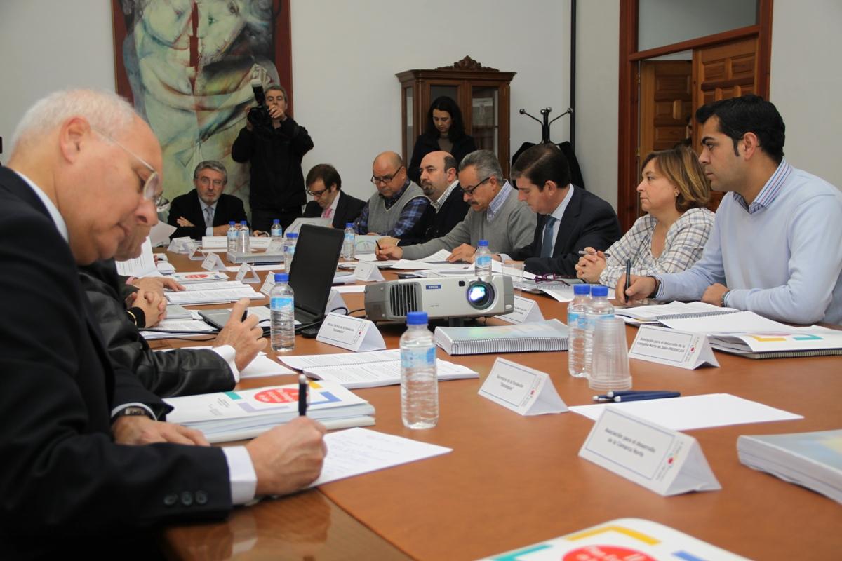 Miembros del Patronato durante la reunión