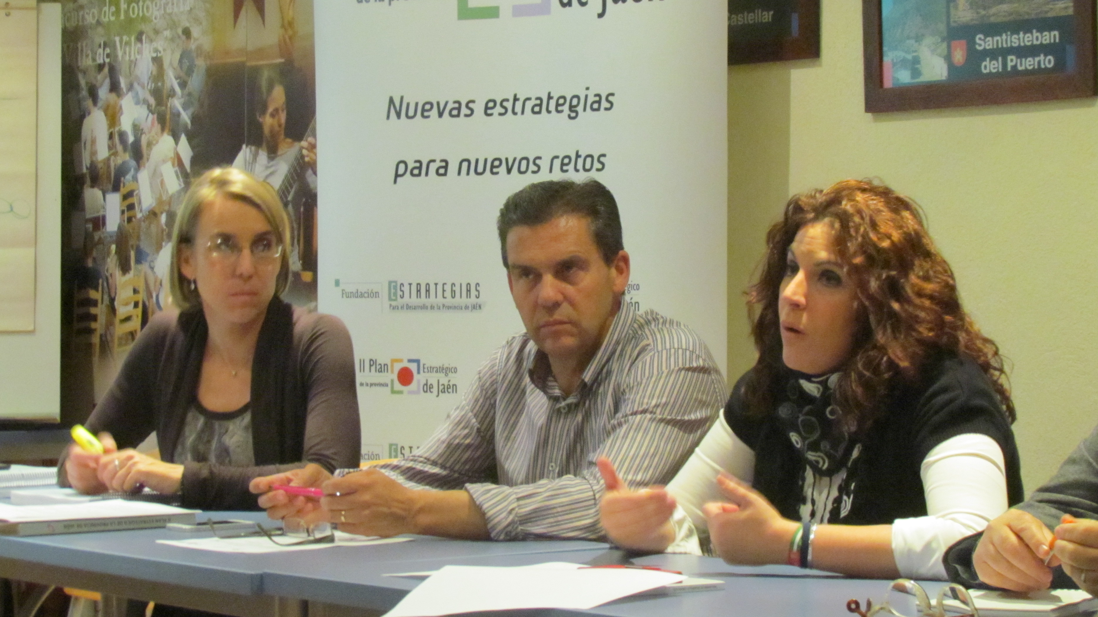 Intervención de la diputada provincial, Ángeles Férriz, durante la presentación en la sede de ASODECO