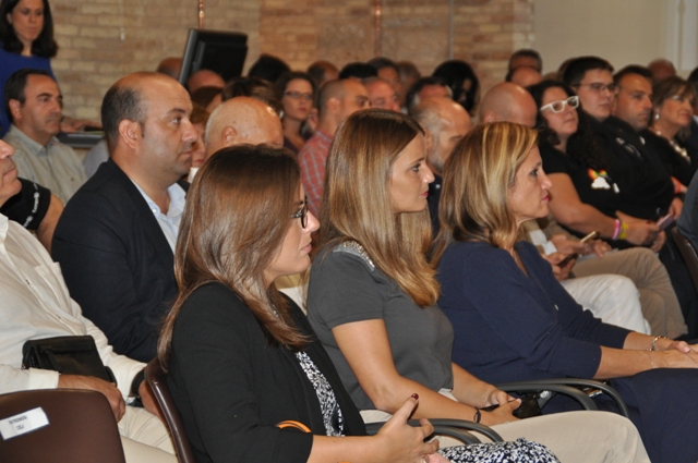 Asistentes al acto de presentación del libro