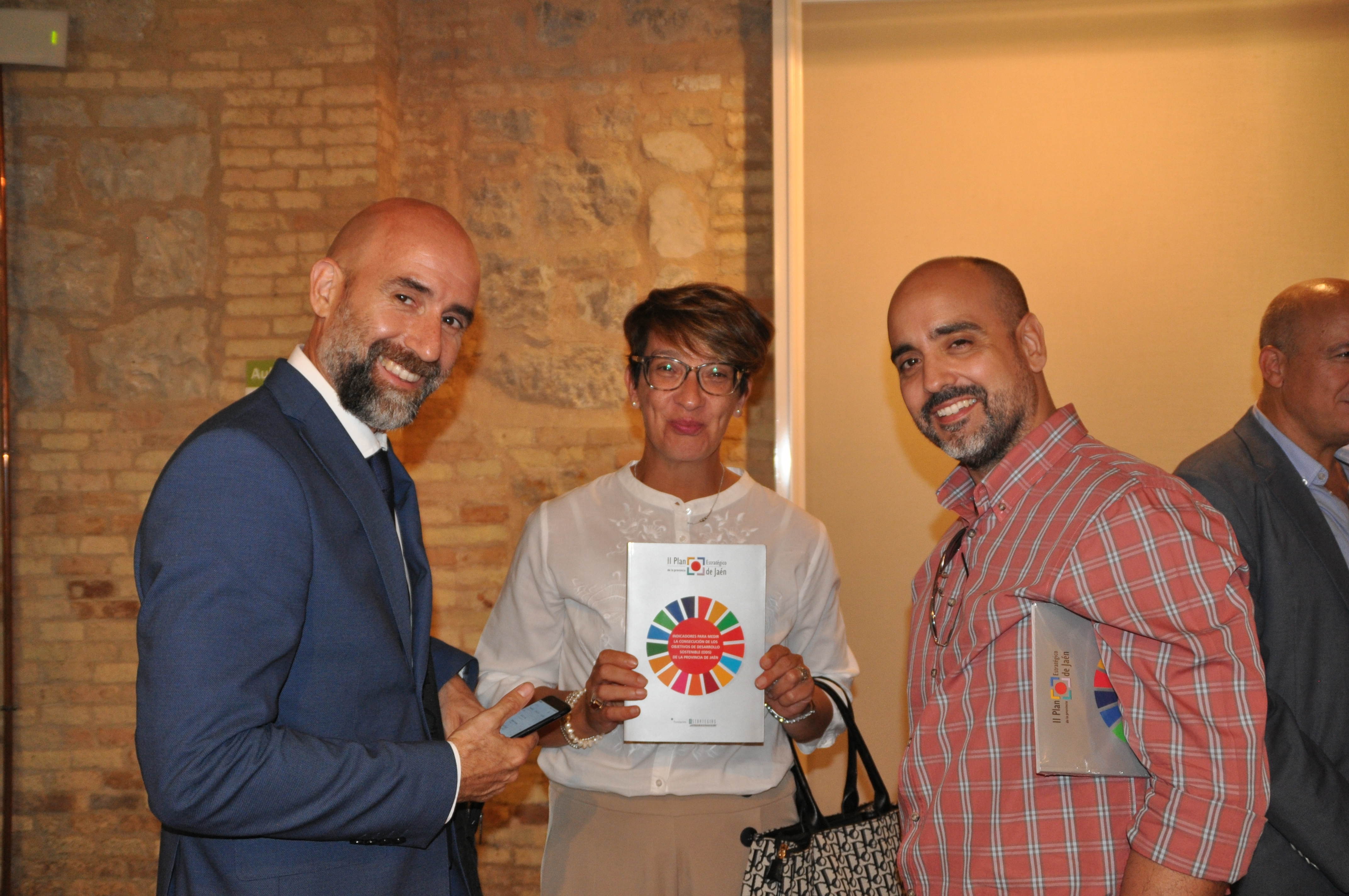 Fermín Lucena (Universidad de Jaén), Francisca Molina (Selezziona Consultoría) y Luis M. Lechuga (Escuela de Negocios Alta Dirección)