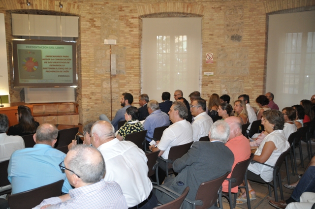 Asistentes al acto de presentación del libro