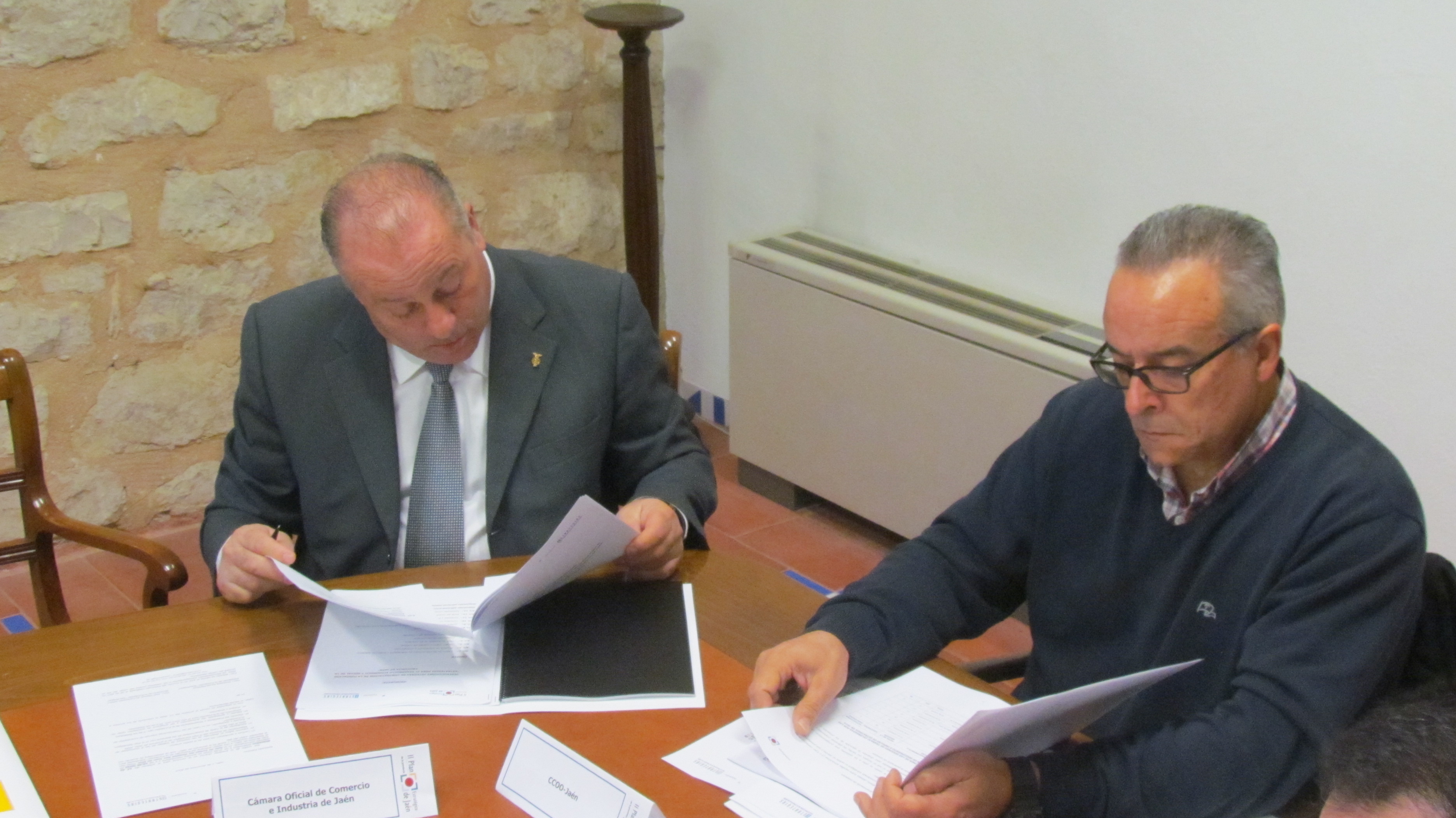 Manuel Barrionuevo (Cámara de Comercio de Jaén) y José Moral (CCOO-Jaén)