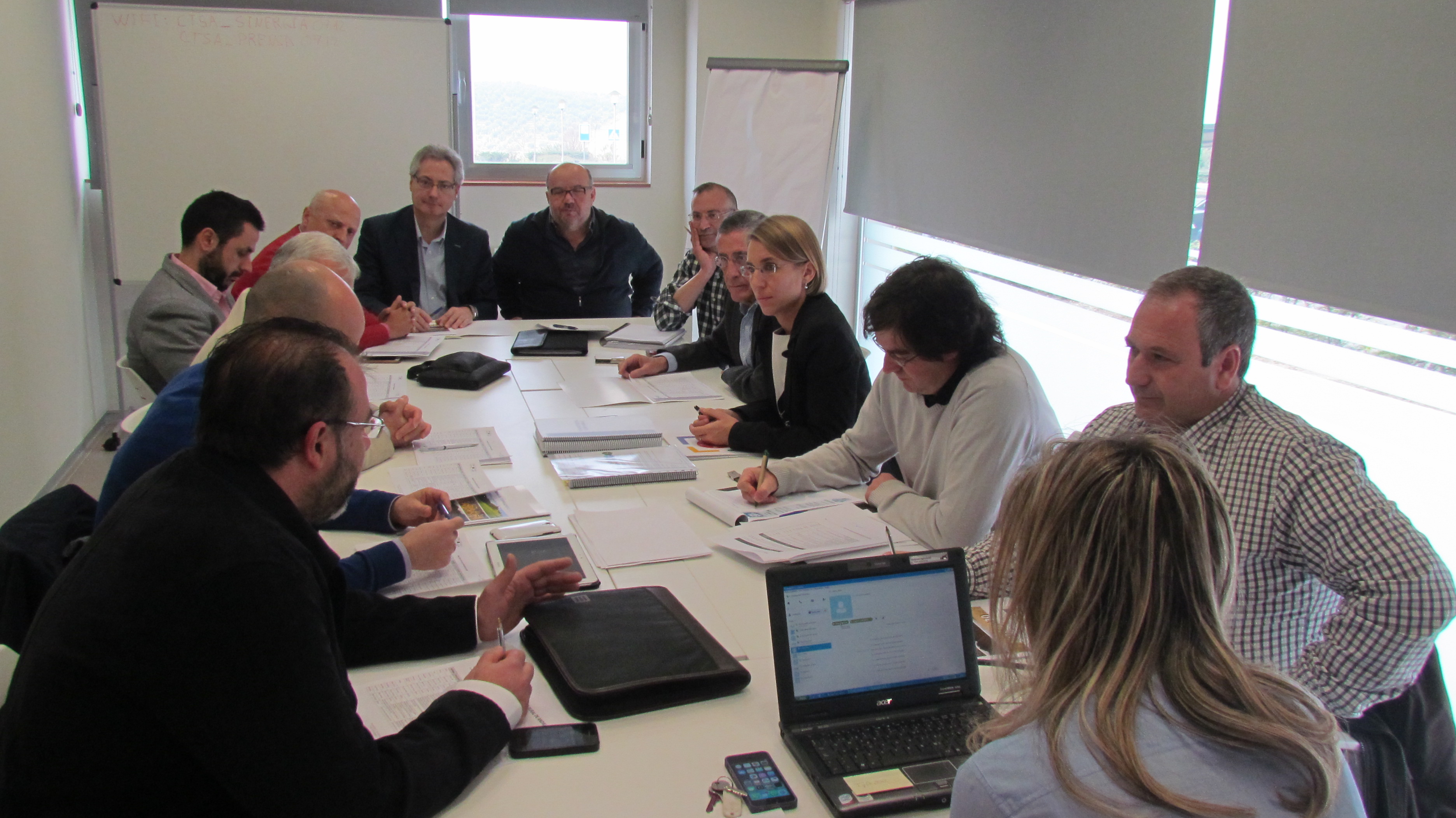 Momento de la reunión entre los CTs, los GDRs, el IFAPA, la Cátedra de Planificación de la UJA y la Fundación 