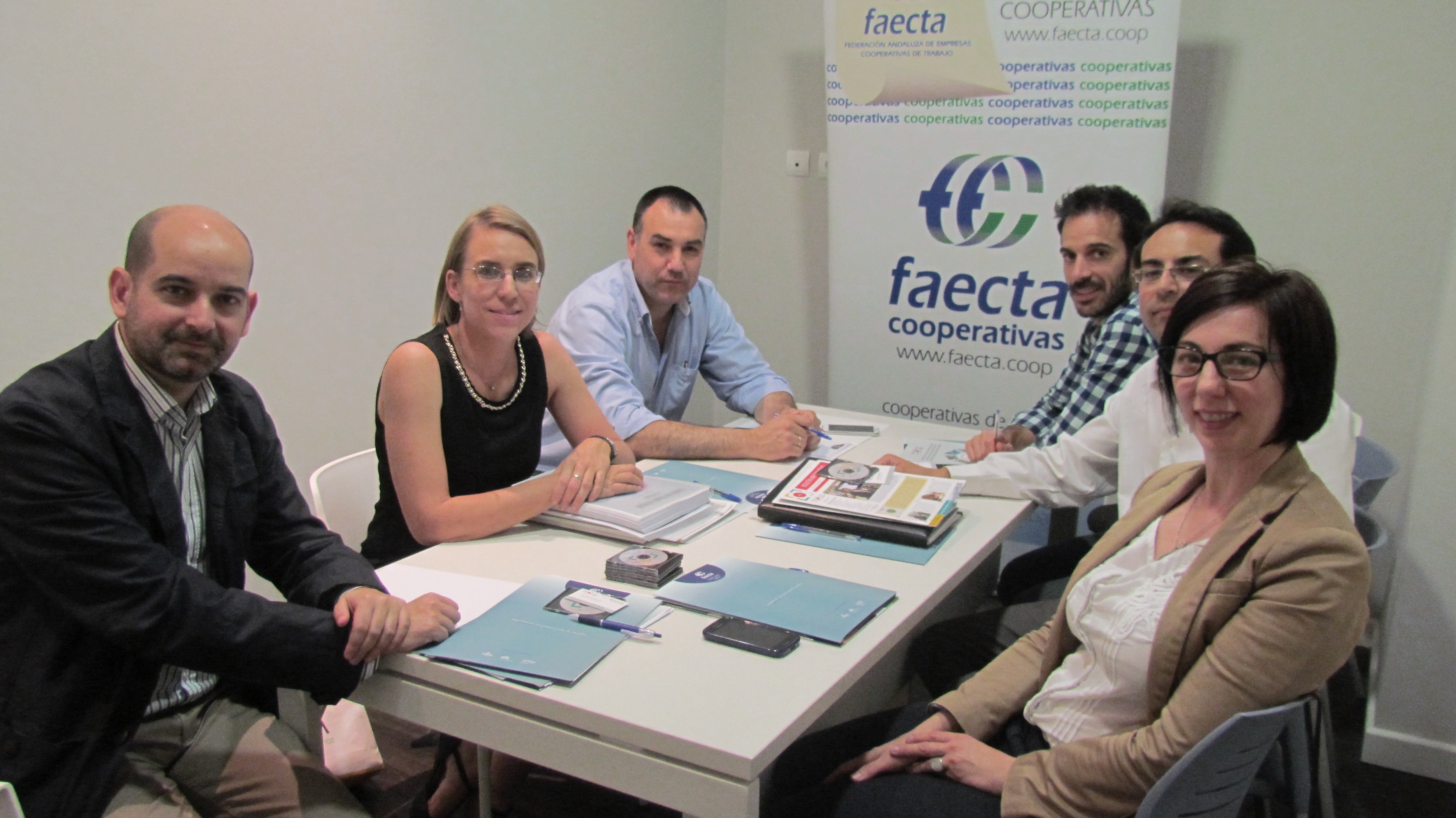 Con miembros de la Federación Andaluza de Cooperativas de Trabajo de Jaén (FAECTA)