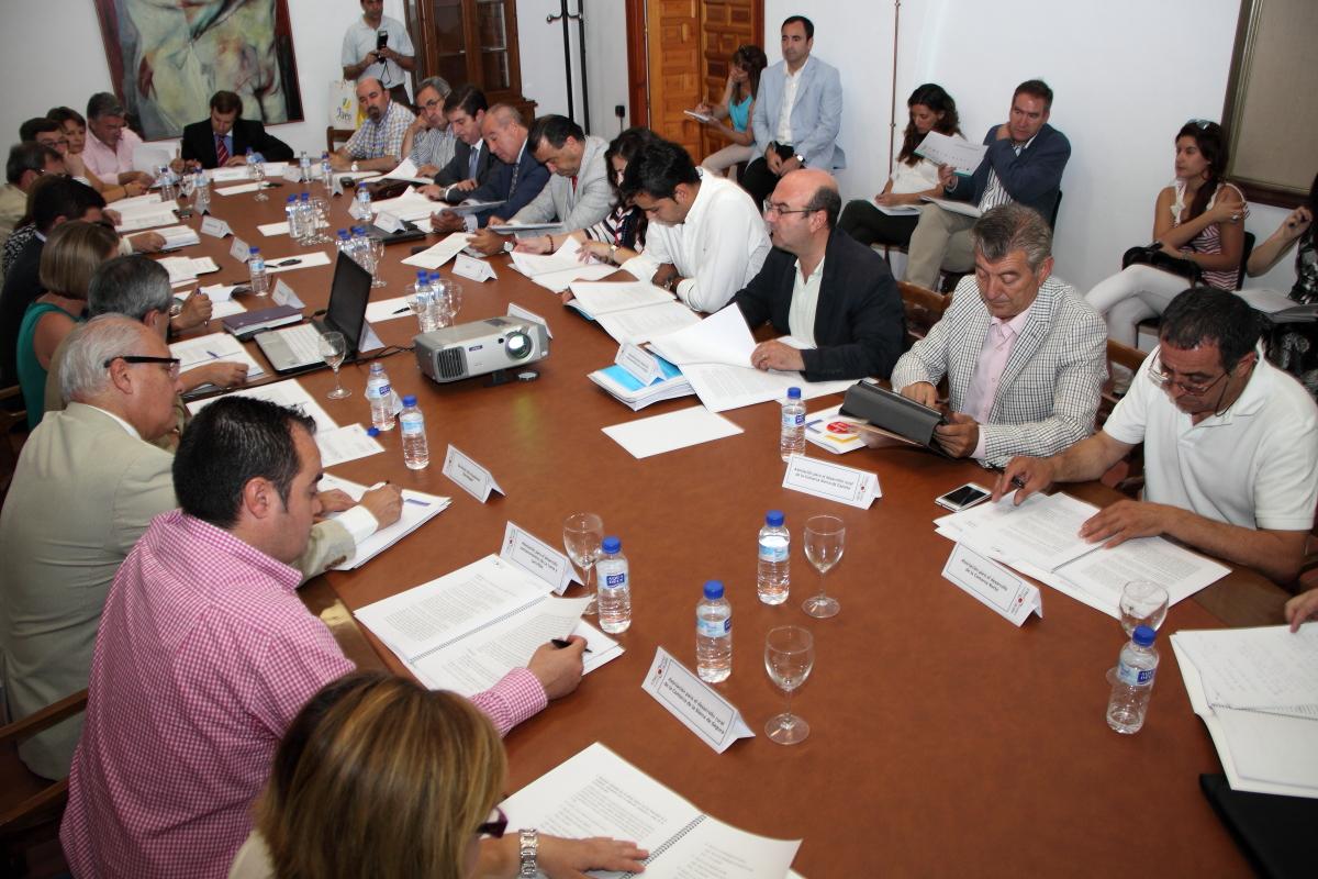 Miembros del Patronato durante la reunión