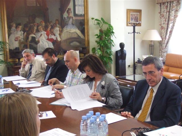 Antonio Martín Mesa y responsables de los Centros de Innovación durante la reunión