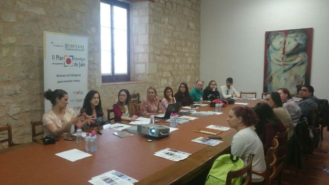 Con la responsable y los participantes de la Lanzadera de Empleo de Jaén