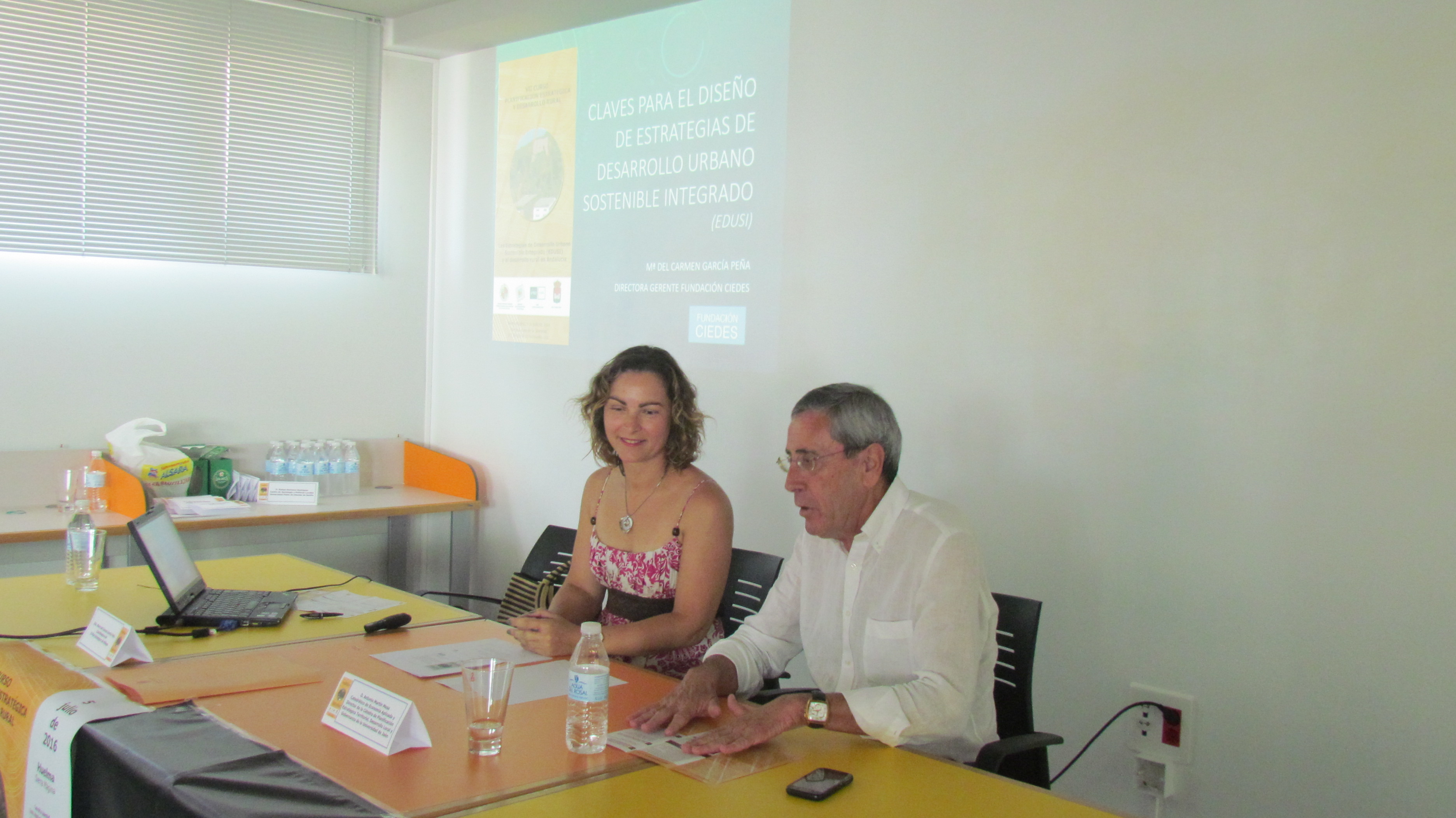 Presentación de la ponente M. Carmen García Peña (II Plan Estratégico de Málaga)