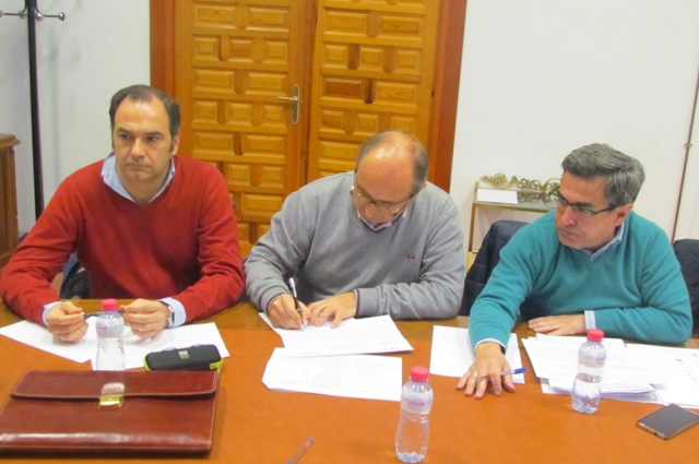 F. Romero (Acciona), M. Expósito (Somajasa) y R. Rubio (Junta de Andalucía)