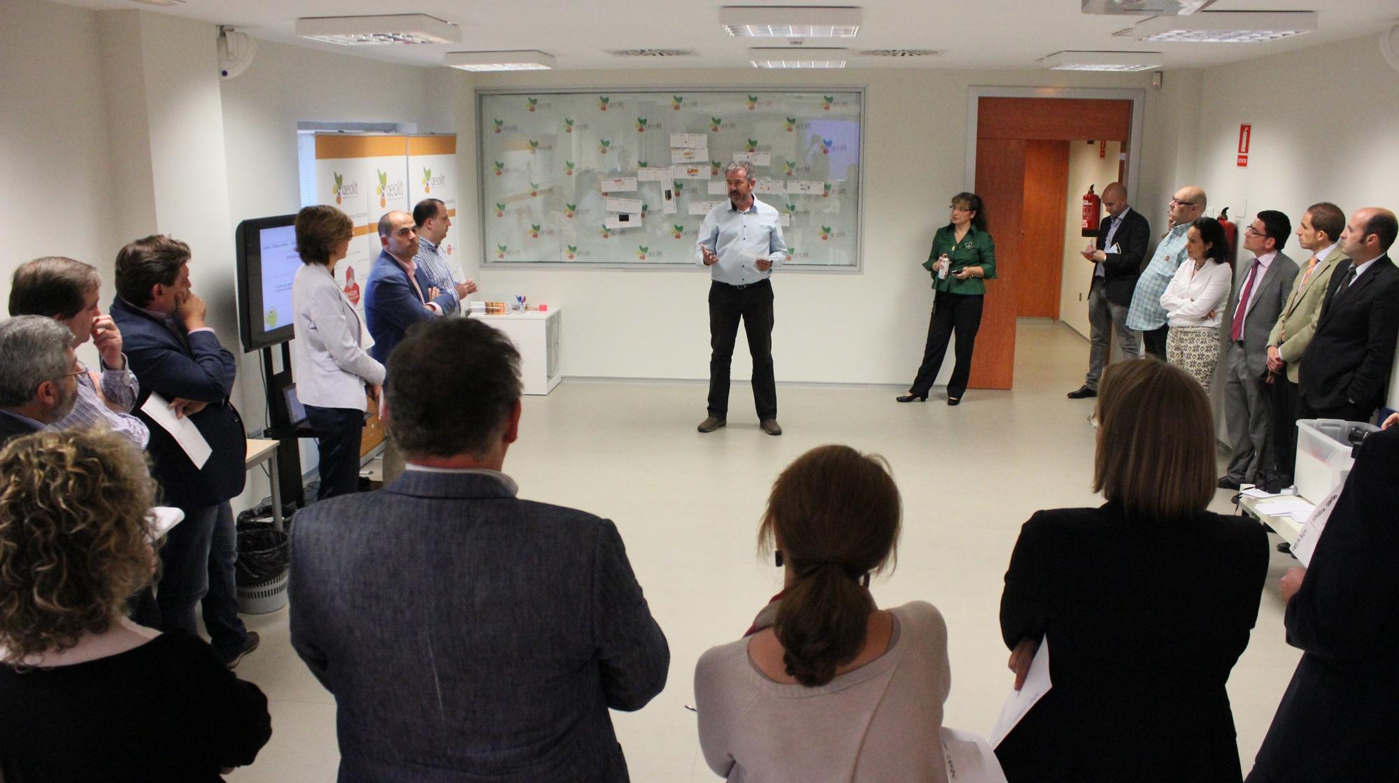 Presentación de los participantes en el encuentro