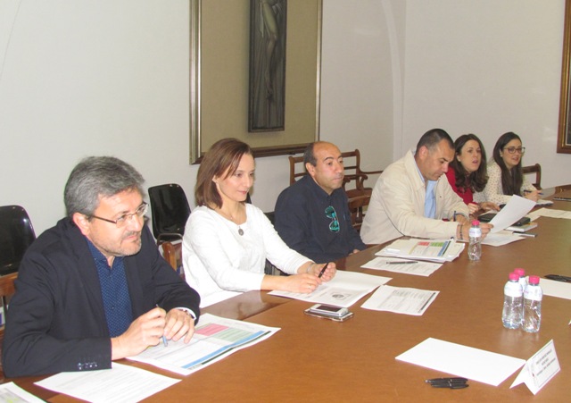 Asistentes a la tercera reunión celebrada por la subcomisión de depuración de aguas residuales