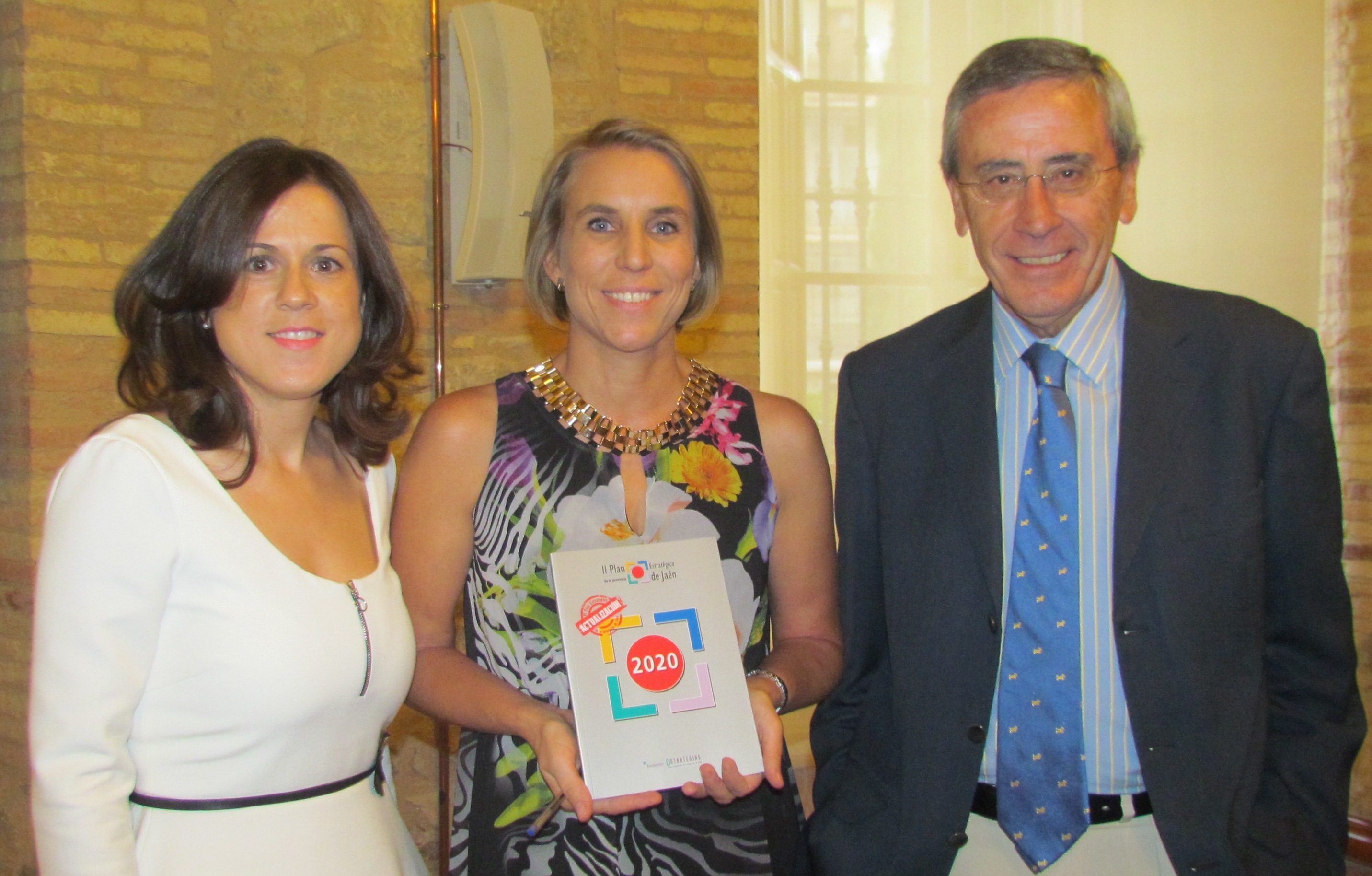 Eulalia Cátedra, Inmaculada Herrador y Antonio Martín Mesa, miembros de la Oficina Técnica de la Fundación 