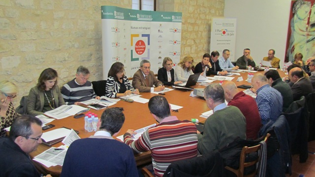 Miembros de la comisión de seguimiento e impulso de la Estrategia 5 durante la reunión