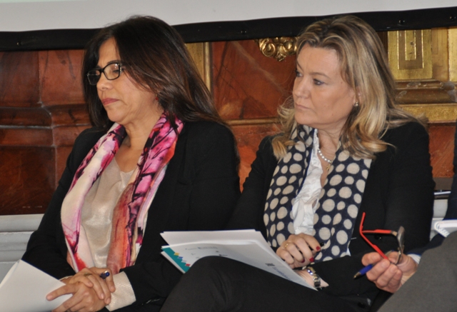 Ana Fernández (Diputación) y Cristina de Toro (Citoliva) durante el tercer coloquio