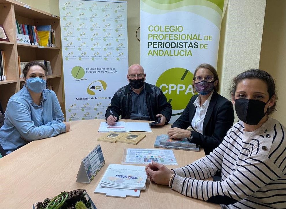Con el presidente y vicepresidenta de la Asociación de la Prensa de Jaén (03/03/2022)